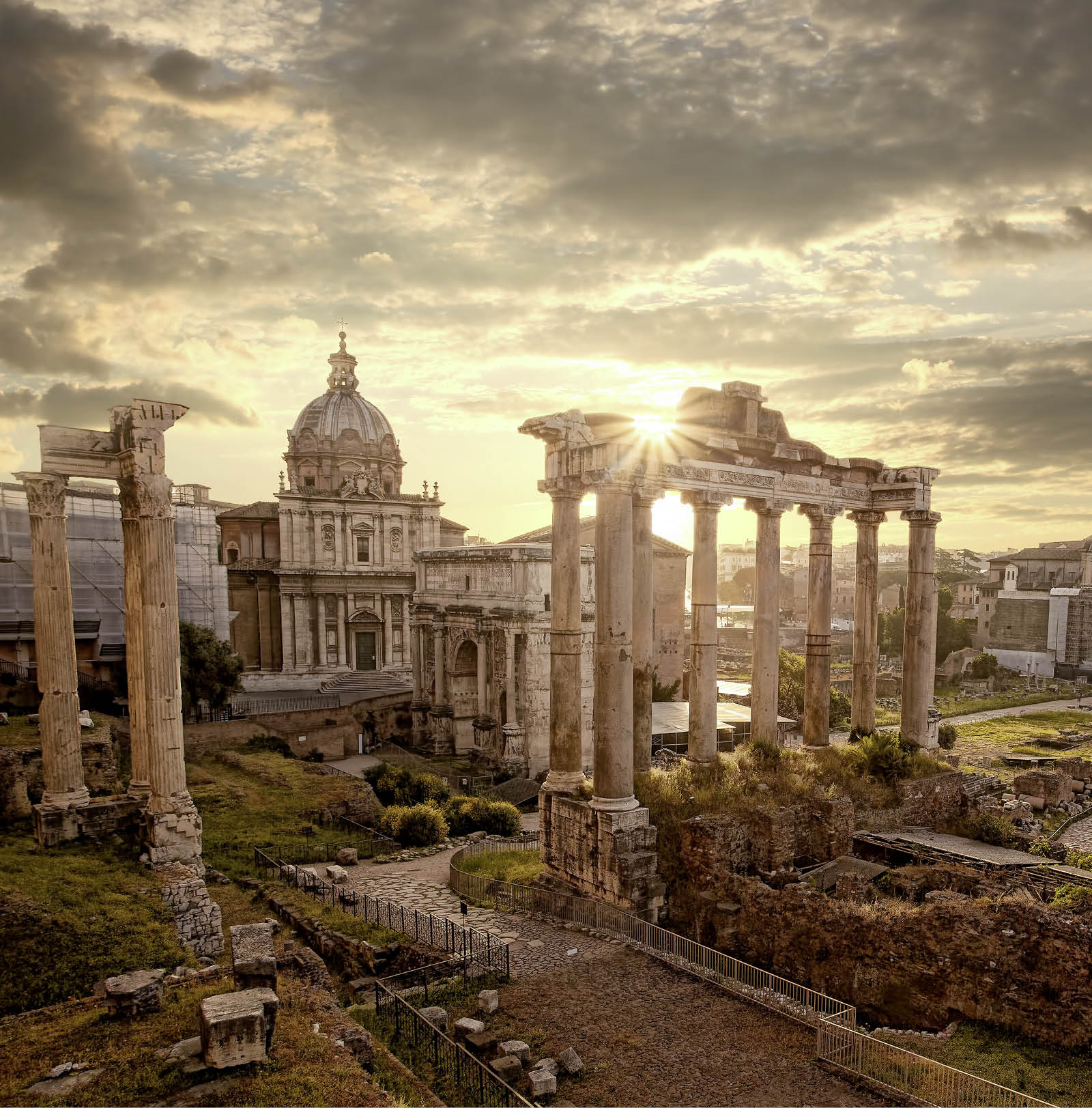 Famous Roman ruins in Rome, Capital city of Italy