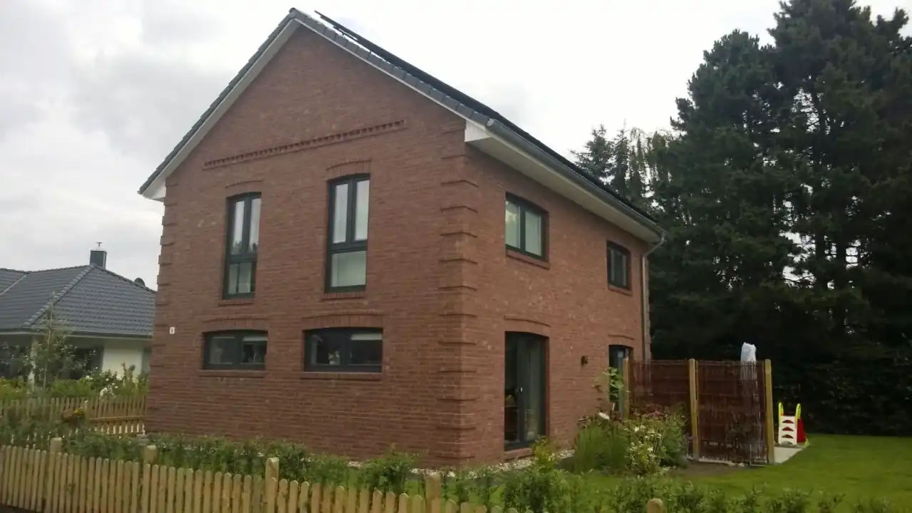 Einfamilienhaus komplett mit Exquisit rot gemauert