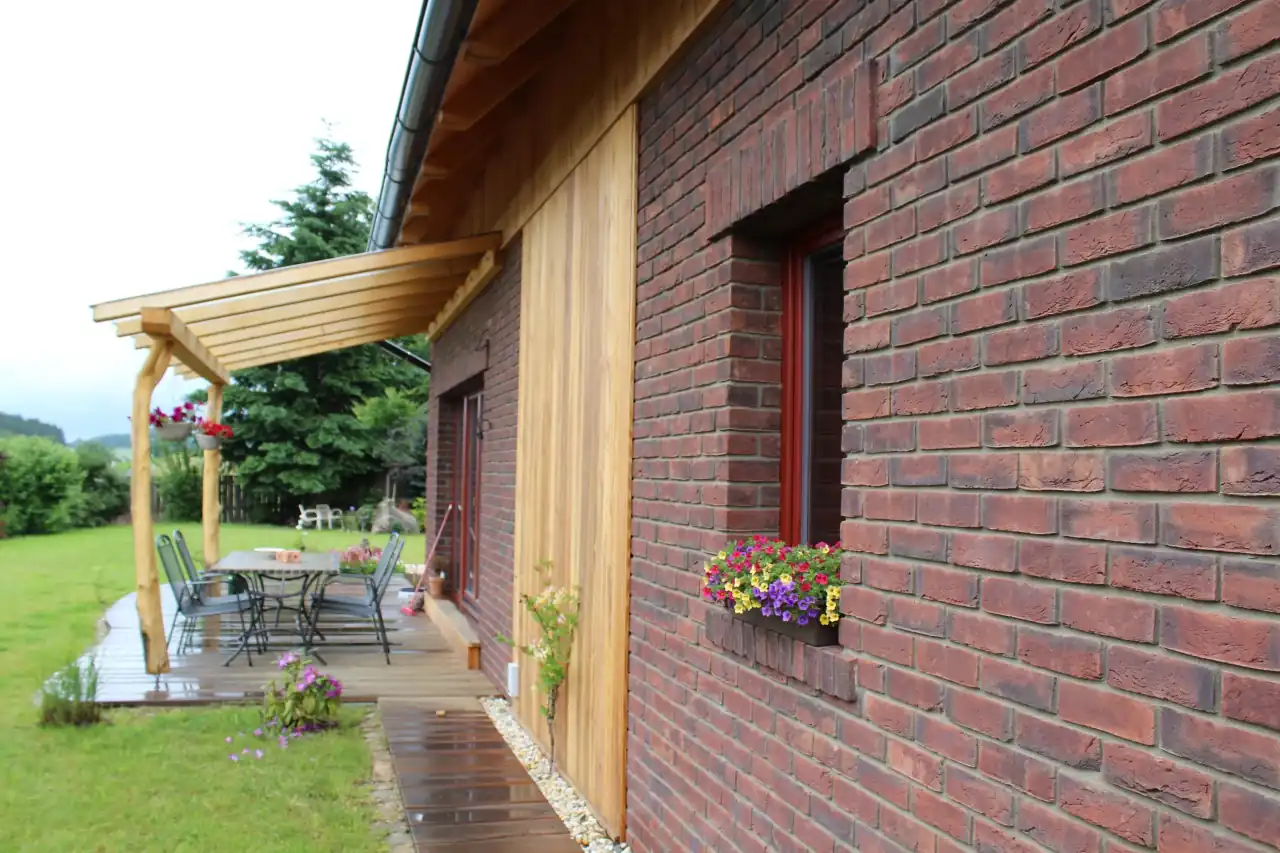 Hauswand mit der Steinsorte Velvet
