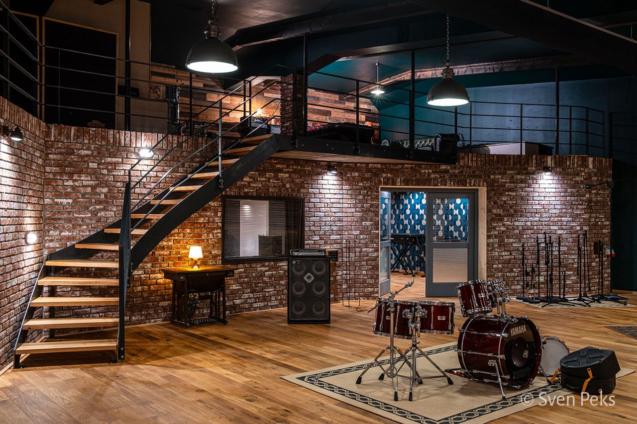 Gewerbe & Ladenbau mit Riemchen