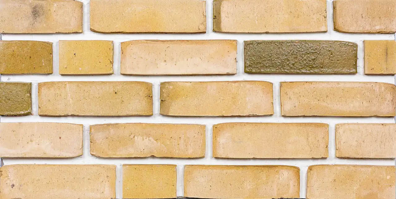 Klinkersteine Mediterran limone in gelb als Wand in Frontalansicht