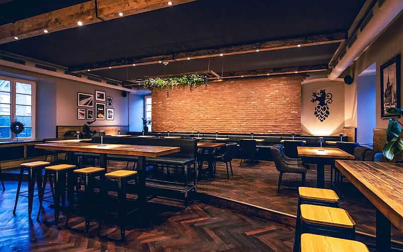 Klinkerriemchen Exquisit rot - Innenwand Gastronomie