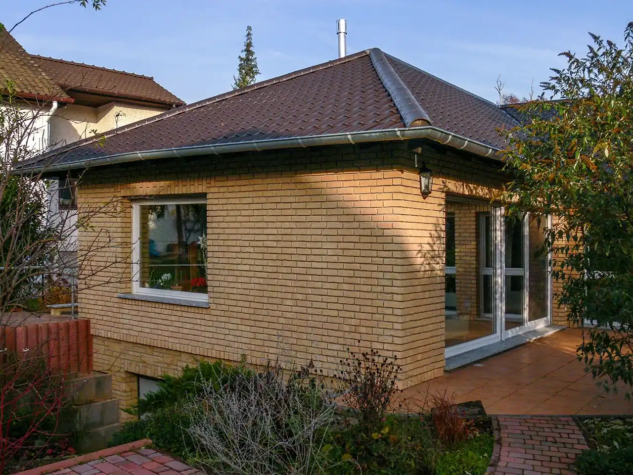 Bungalow mit Aussenfassde der Klinkersorte Sandgelb