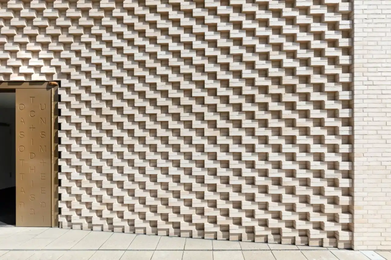 Verschiedene Stärke der Riemchen Titan Abula in gelb-weiß