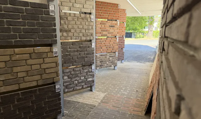 Die Riemchenwerk Ausstellung im Taunus mit verschiedenen Riemchen, Klinker und Verblender.