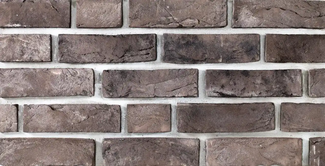 Klinkerwand mit der Sorte Wolf grey und Schattenfuge verlegt Klinkerwand mit der Sorte Wolf grey und Schattenfuge verlegt