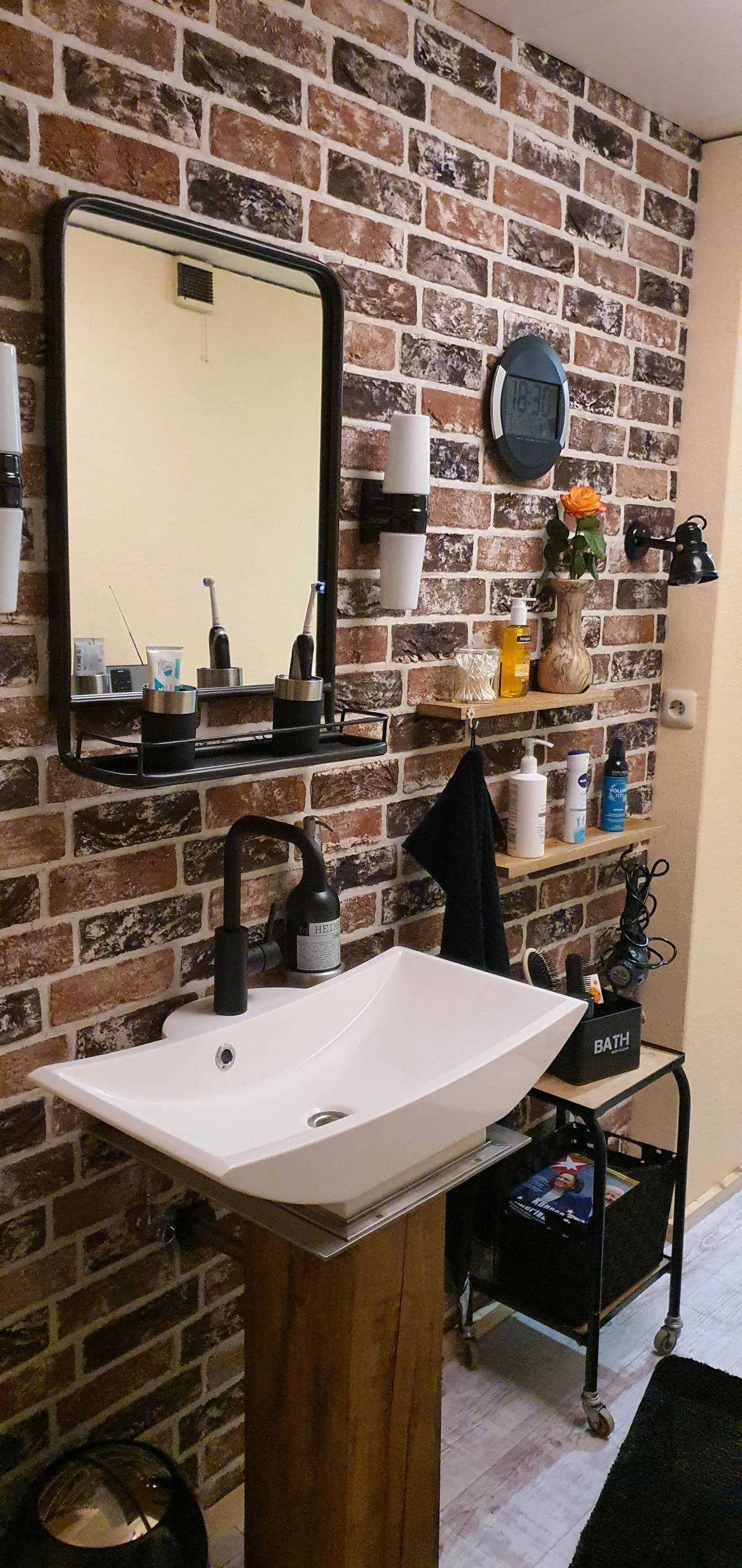 Bad Wand Backsteinriemchen Antik schwarz rot weiss