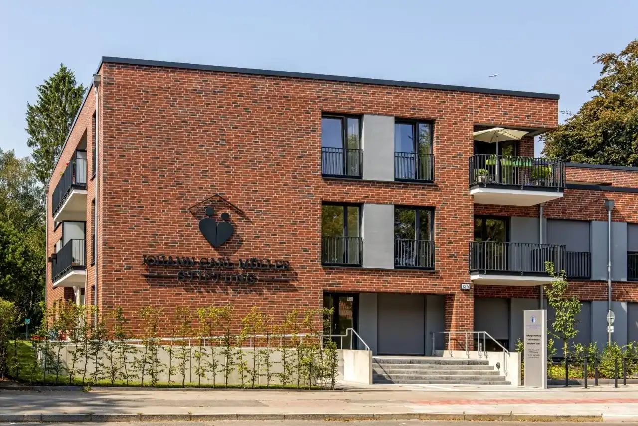 Riemchen Carbo an einem Wohnhaus