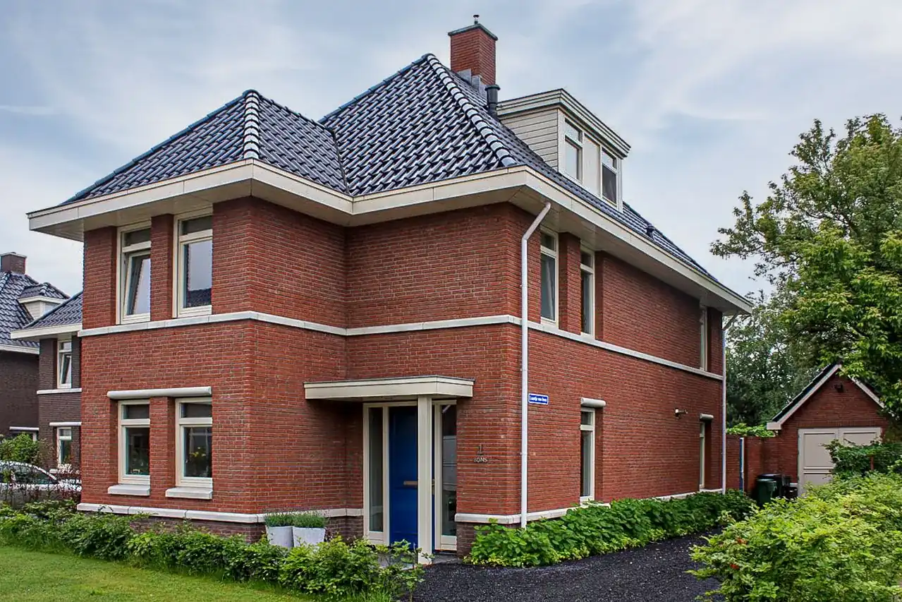 Einfamilienhaus mit der Steinsorte Rubinrot