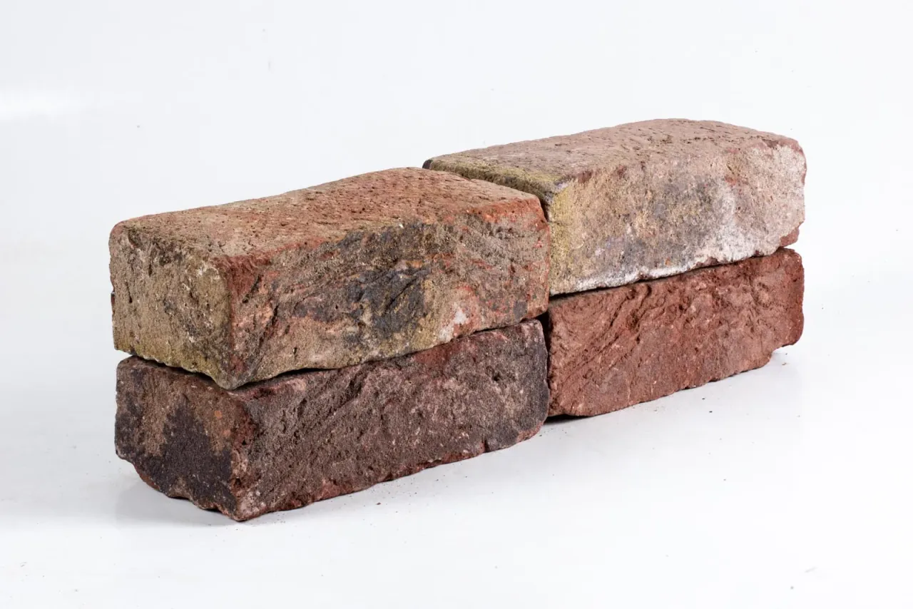 Klinker Antik historisch - dunkelrot gelb schwarz Klinker Antik historisch - dunkelrot gelb schwarz
