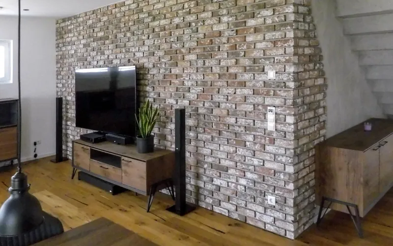 Backsteinriemchen Antik classic - Fernsehrückwand
