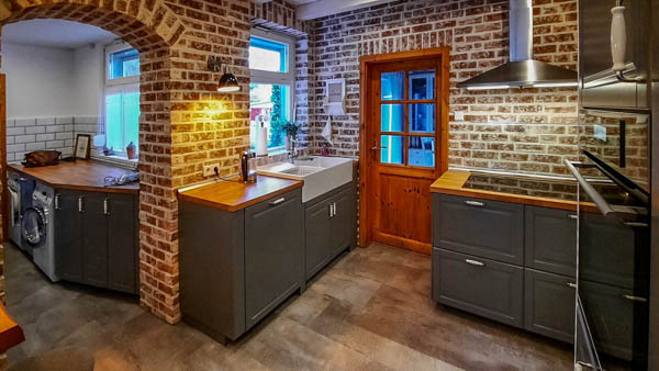 Küchenwand mit Klinkerriemchen Retro Industrial rot weiss
