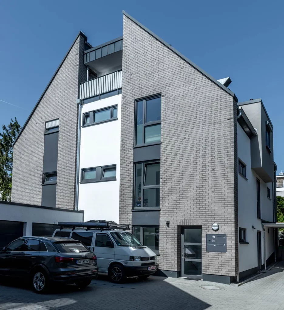 Spaltriemchen Alpengrau - Wohnhaus